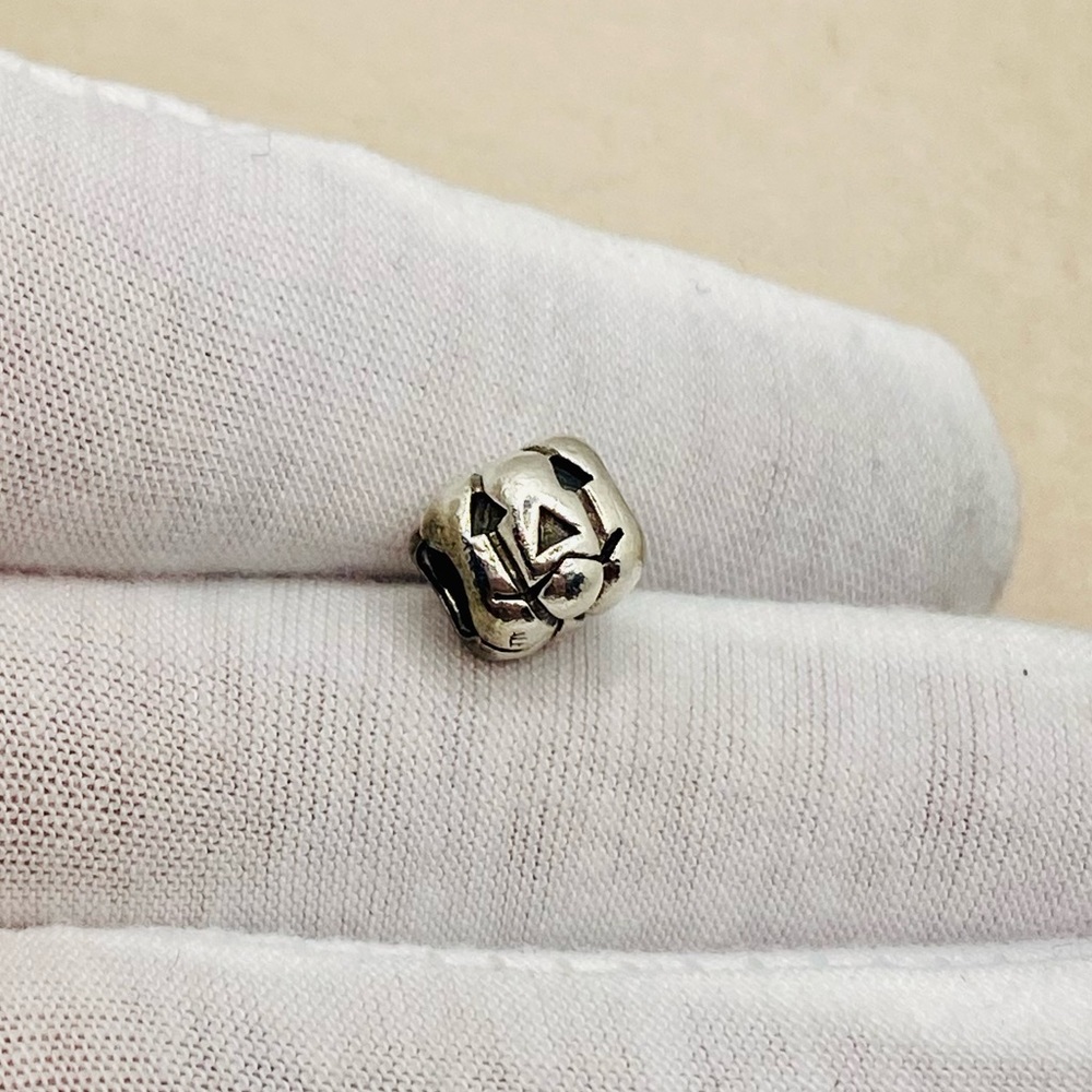 EUC Pandora 790393 Sterling Silver Halloween Jack-O-Lantern Pumpkin Bead - Picture 4 of 8